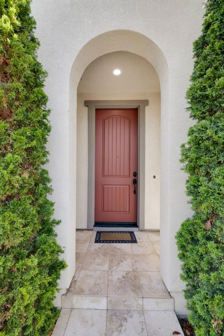 5372 Chesbro Avenue Property Photo 4