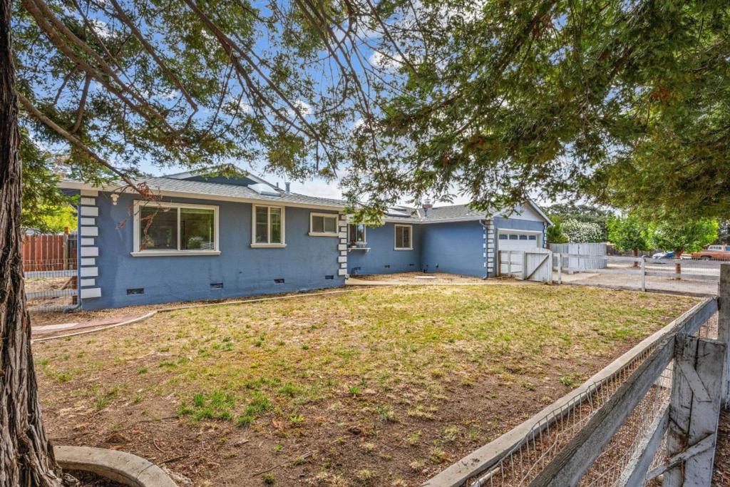 12500 New Avenue Property Photo 4