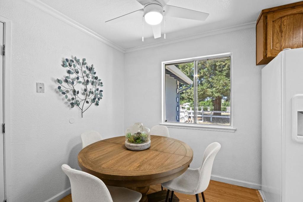 12500 New Avenue Property Photo 9