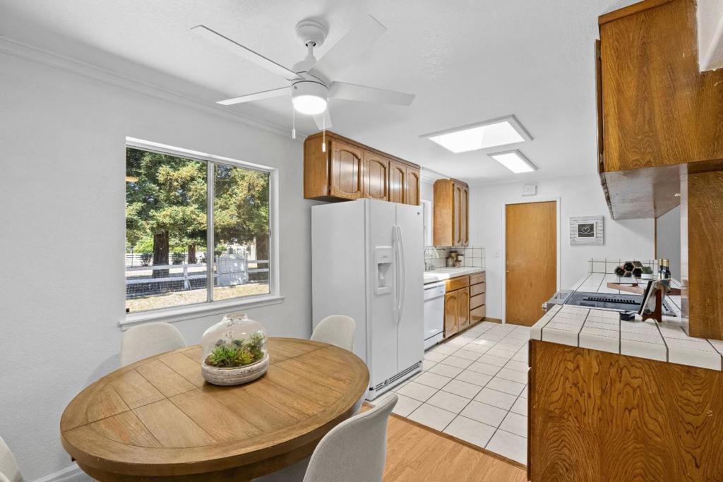 12500 New Avenue Property Photo 12