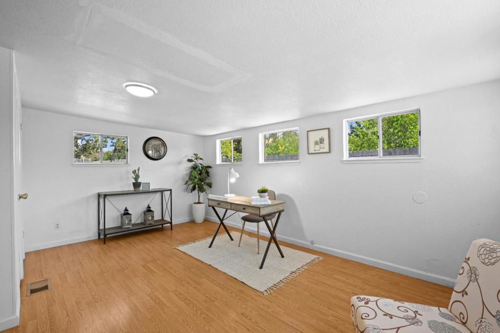 12500 New Avenue Property Photo 16