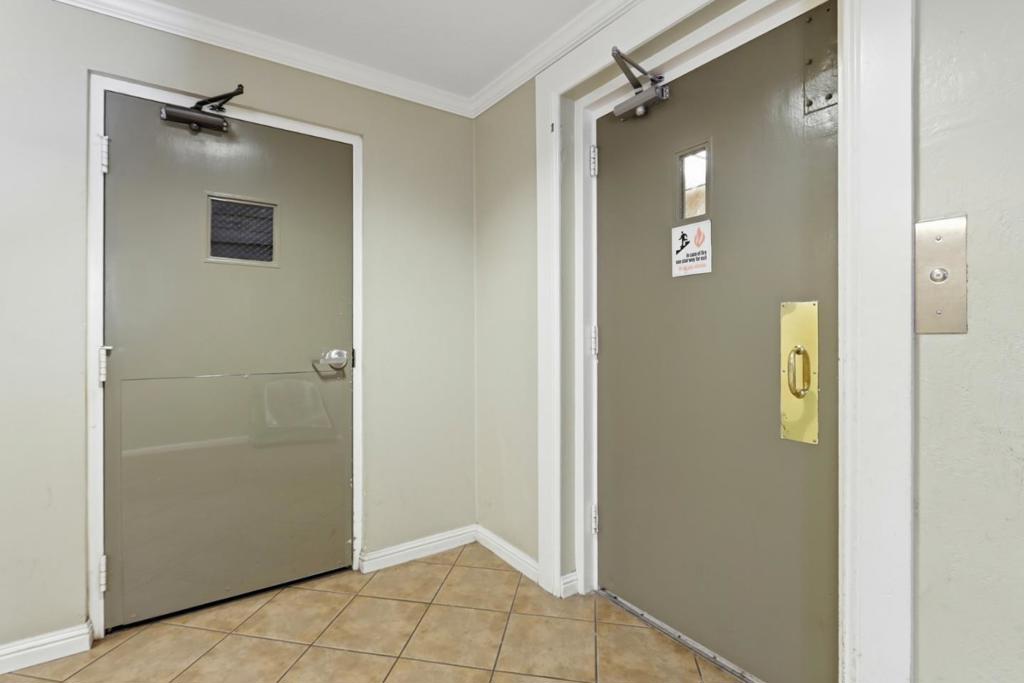 1033 Crestview Drive 110 Property Photo 8