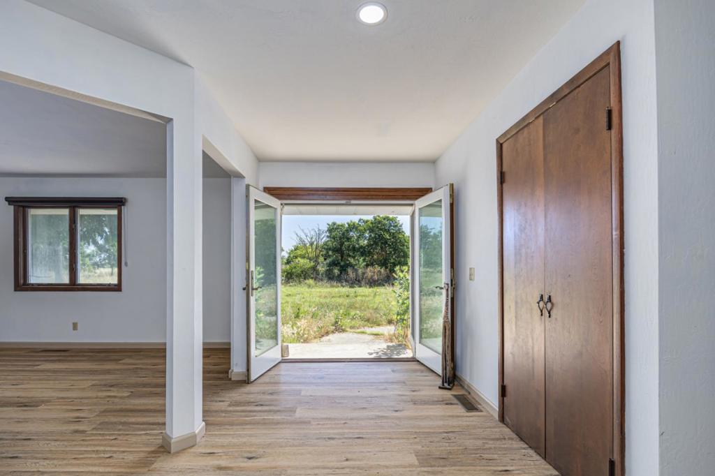 3205 Fifield Road Property Photo 2