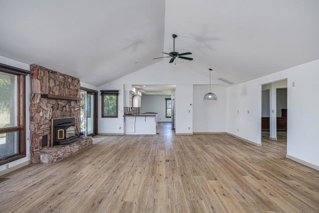 3205 Fifield Road Property Photo 3