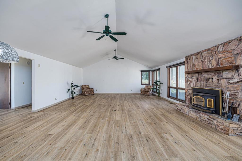 3205 Fifield Road Property Photo 4