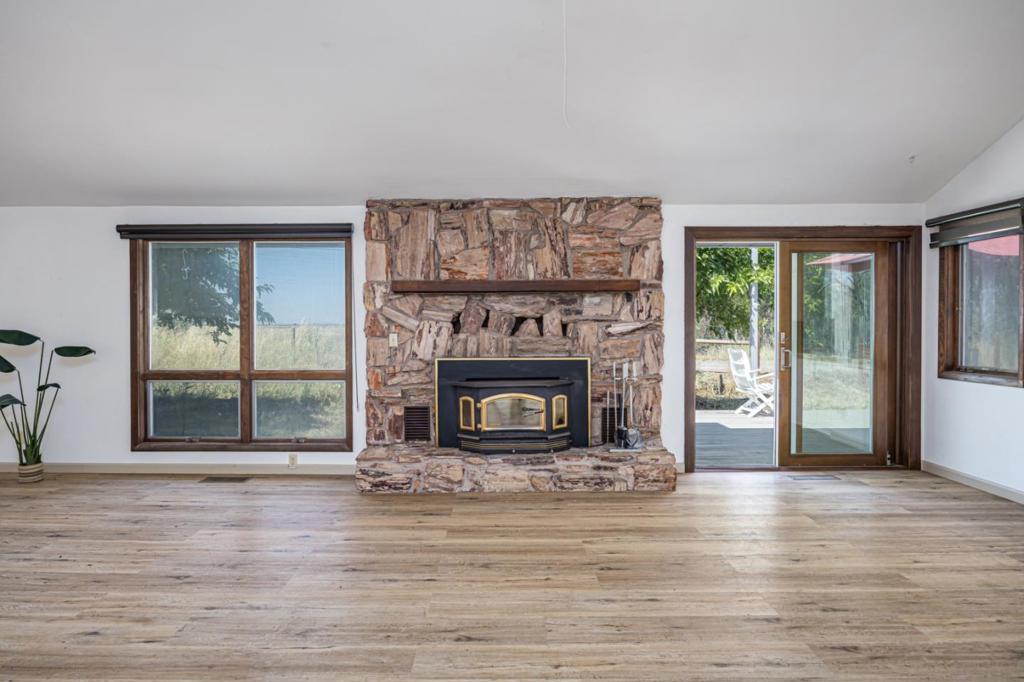 3205 Fifield Road Property Photo 10