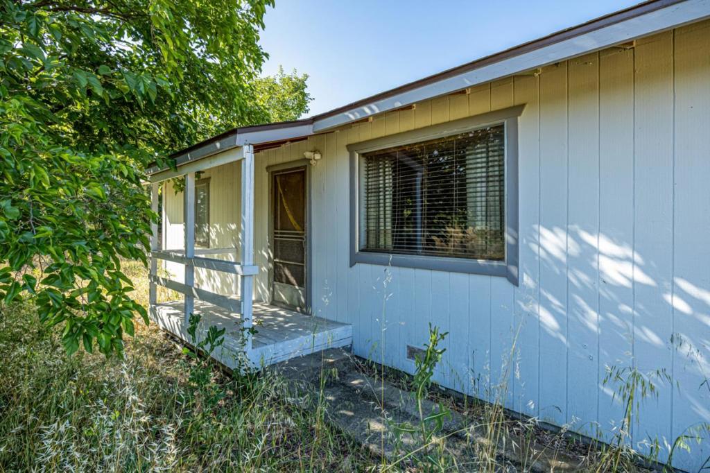 3205 Fifield Road Property Photo 11