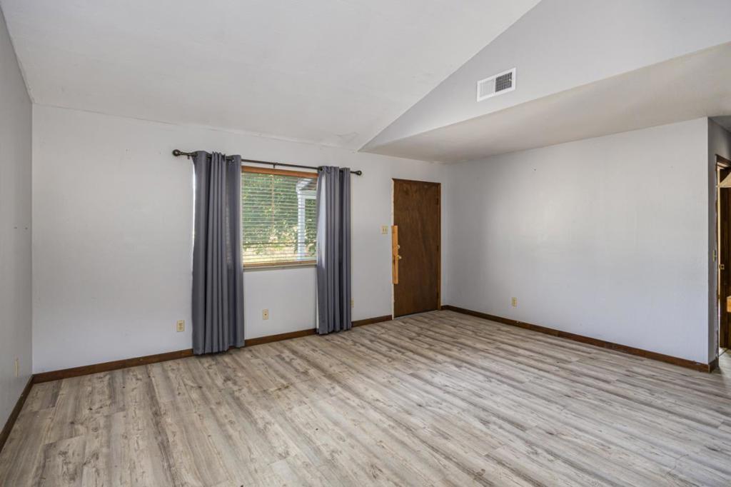 3205 Fifield Road Property Photo 14