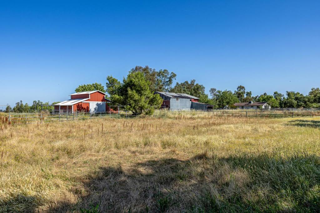 3205 Fifield Road Property Photo 23