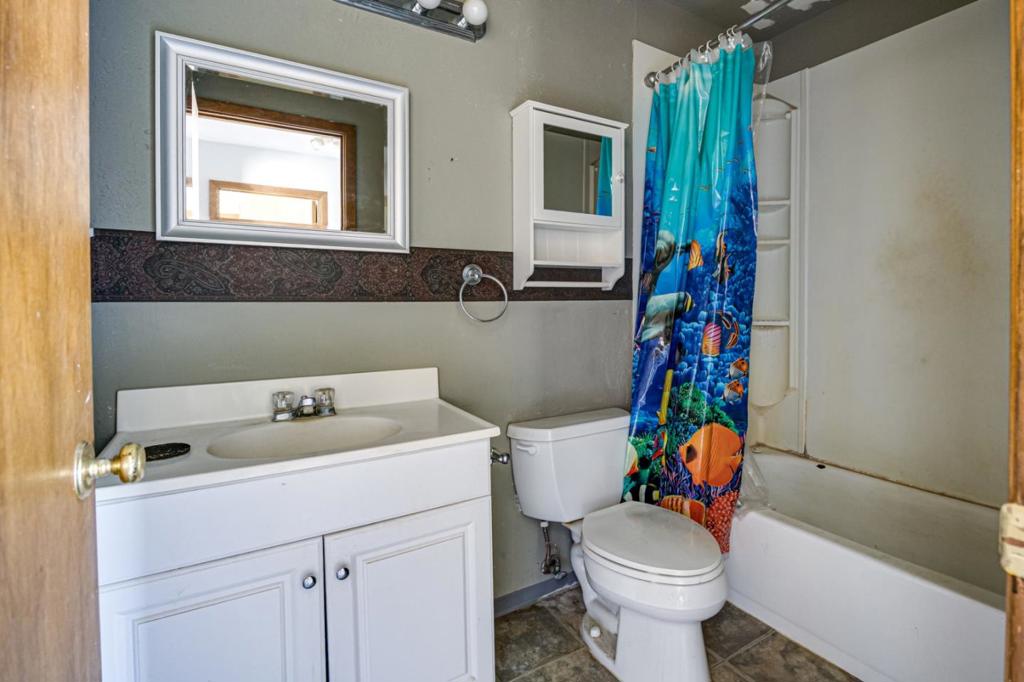 3205 Fifield Road Property Photo 24