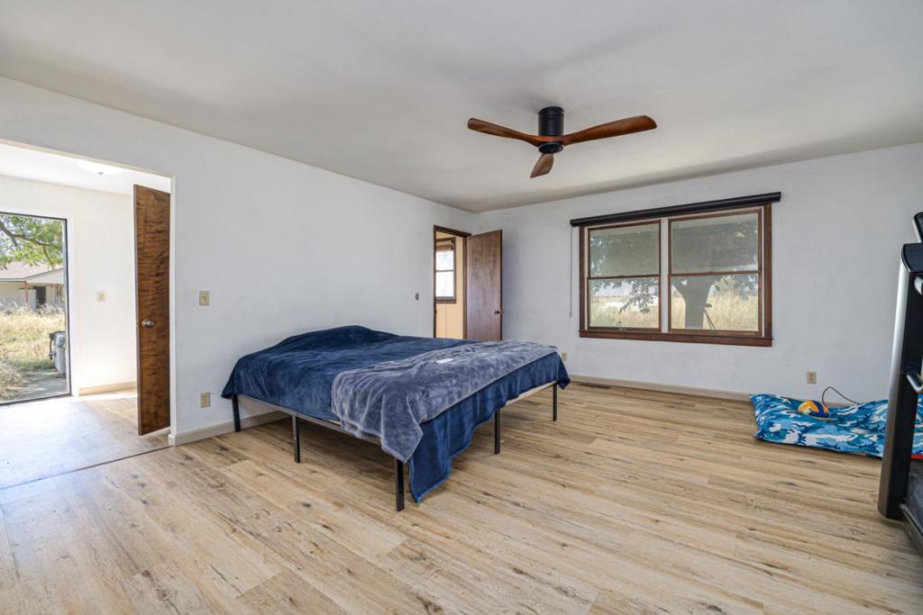 3205 Fifield Road Property Photo 32