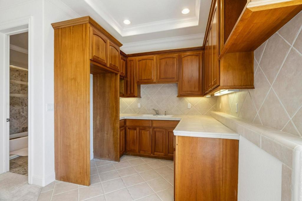 18600 Castle Ridge Drive Property Photo 54