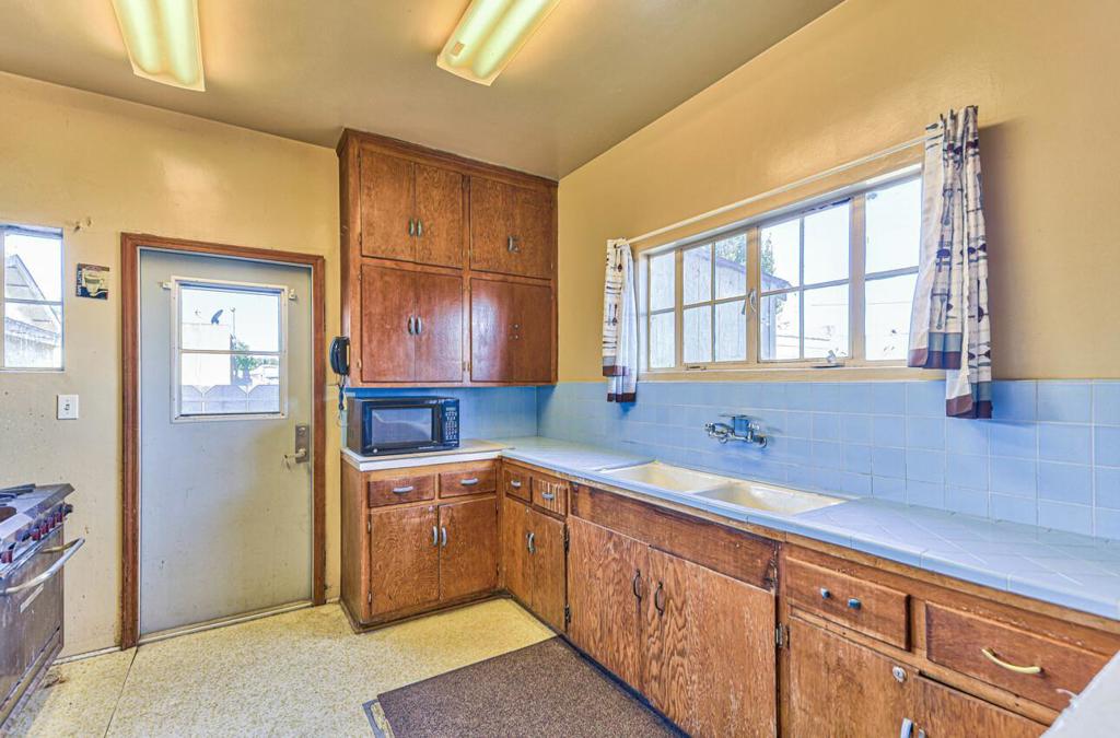 326 Park Street Property Photo 17
