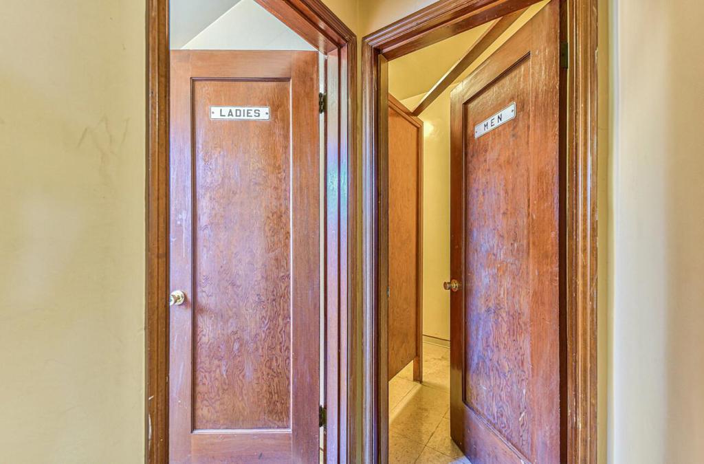 326 Park Street Property Photo 20
