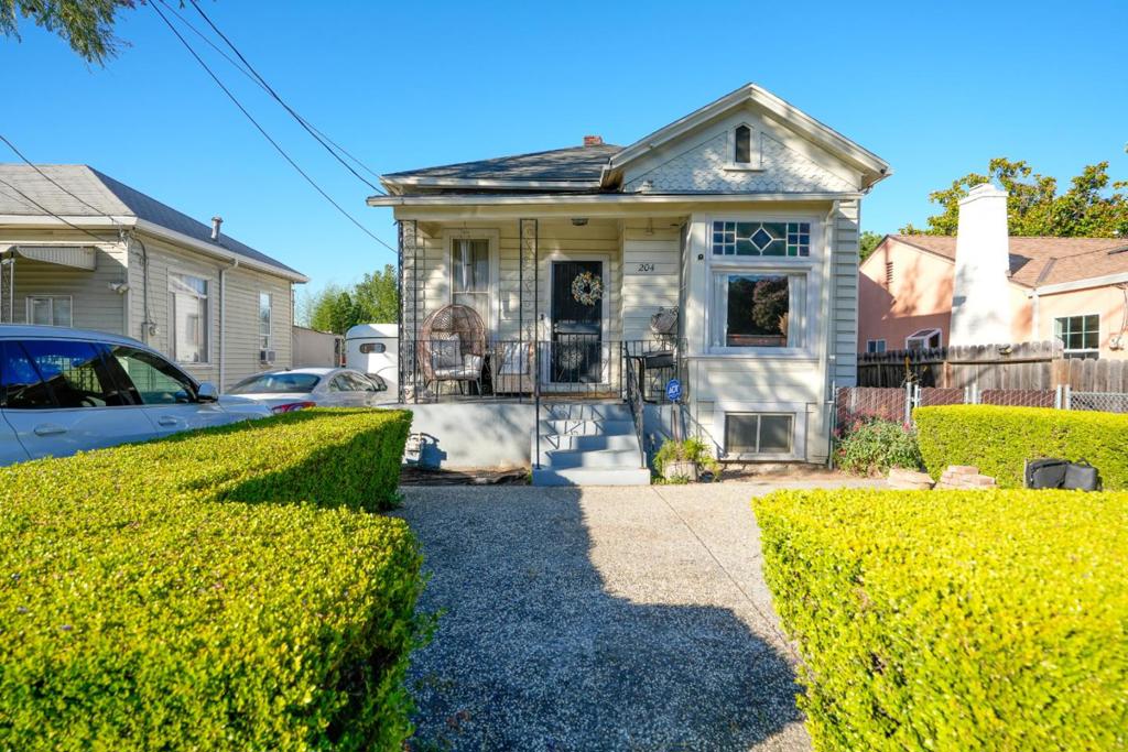 204 N 24th Street Property Photo 1