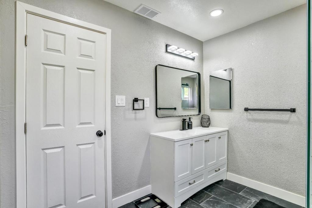 3855 Kauai Drive Property Photo 15