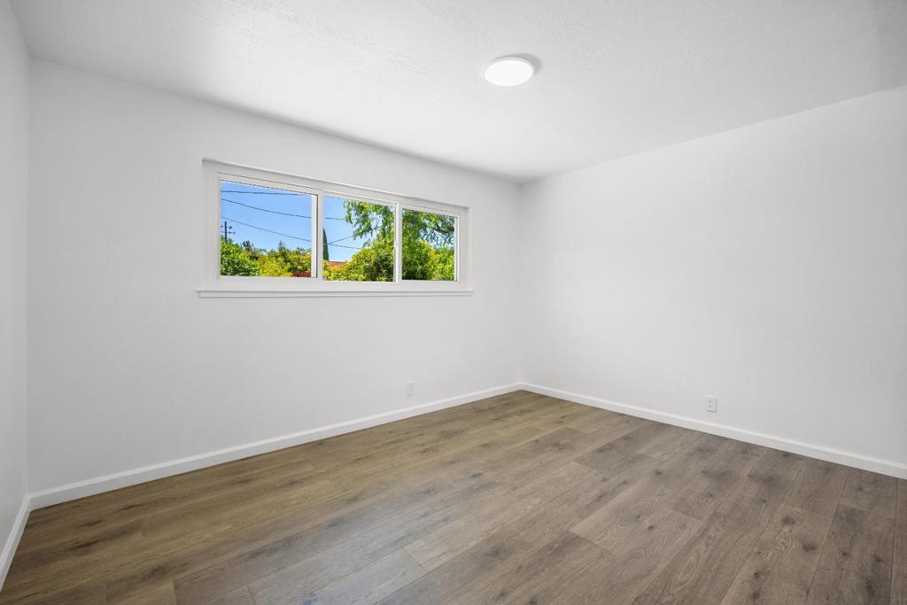 3285 Cropley Avenue Property Photo 10