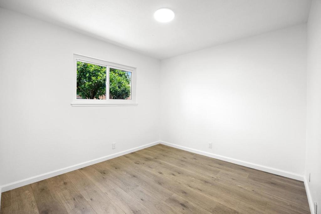 3285 Cropley Avenue Property Photo 12