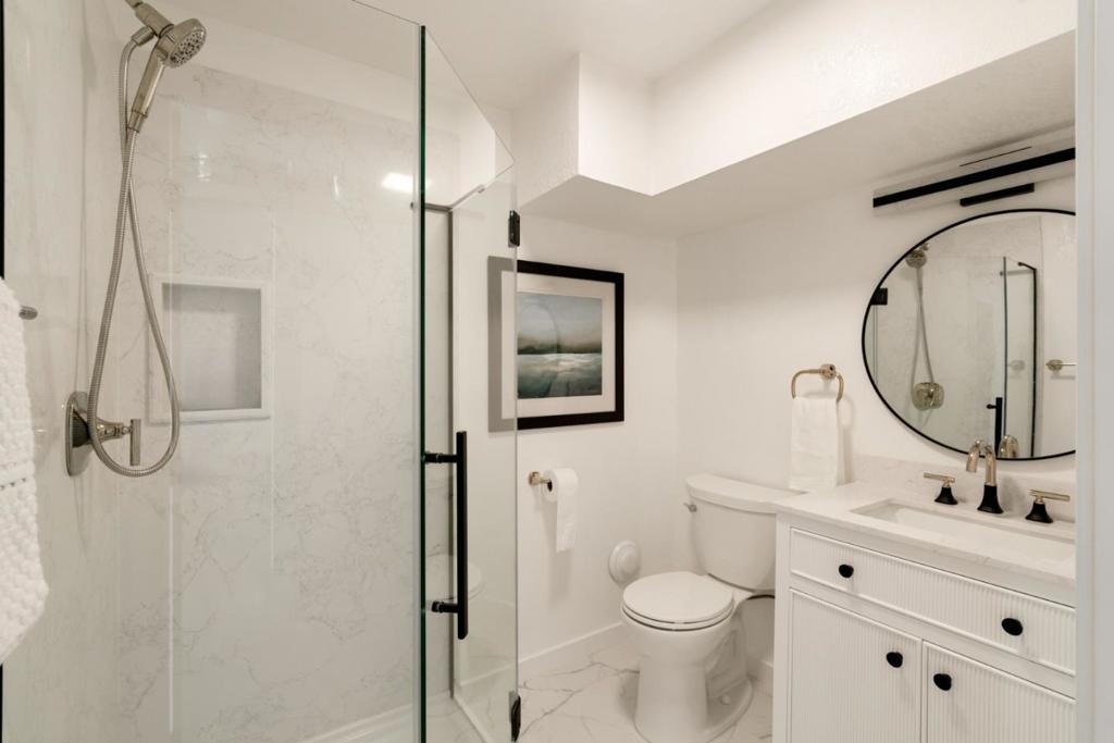 203 Golden Bay Drive Property Photo 28