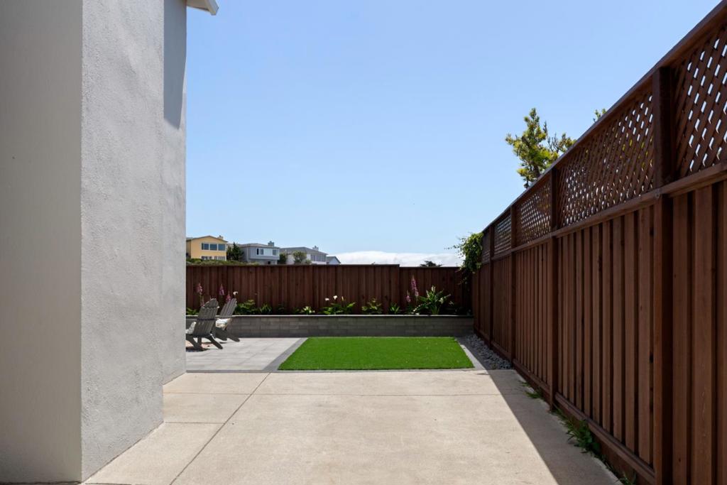 203 Golden Bay Drive Property Photo 35