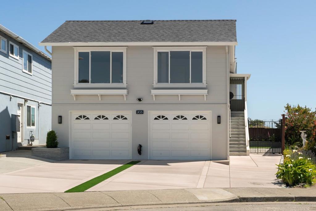 203 Golden Bay Drive Property Photo 44