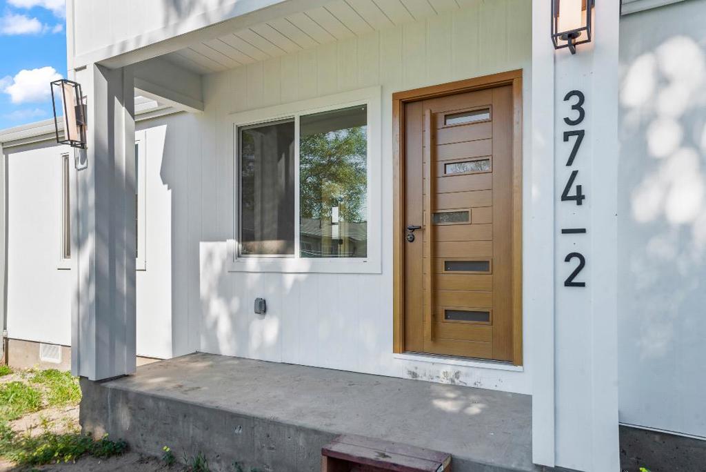 374 S 21st Street Property Photo 1