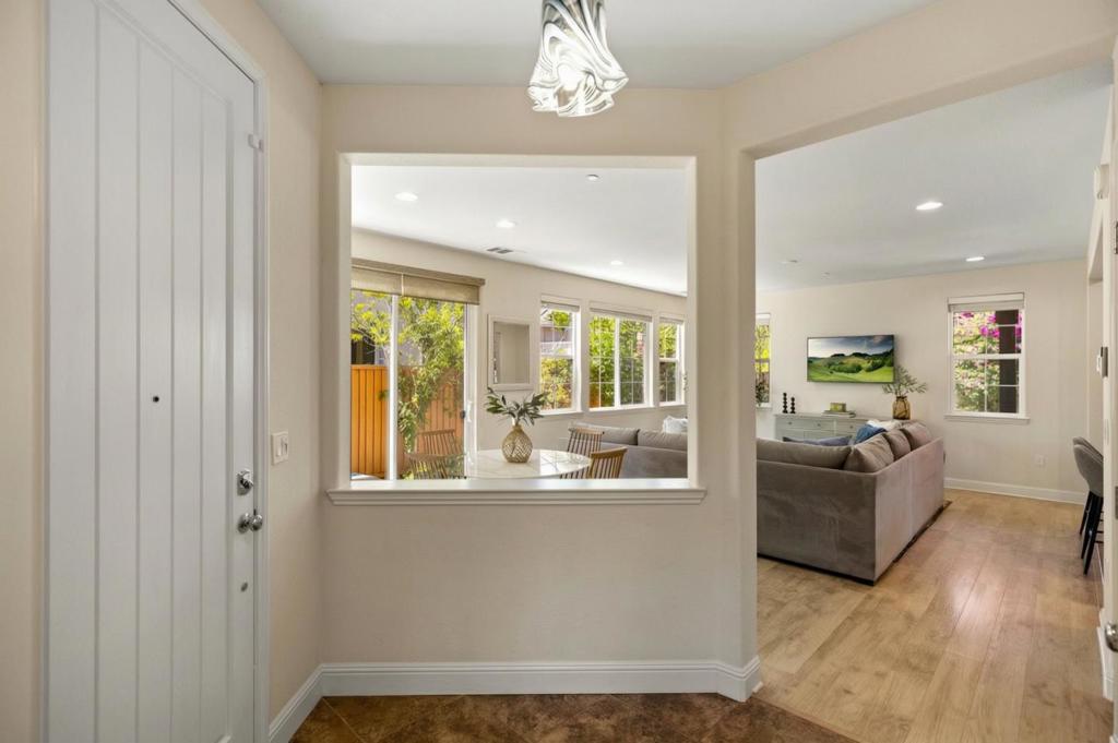 18587 Mcclellan Circle Property Photo 3