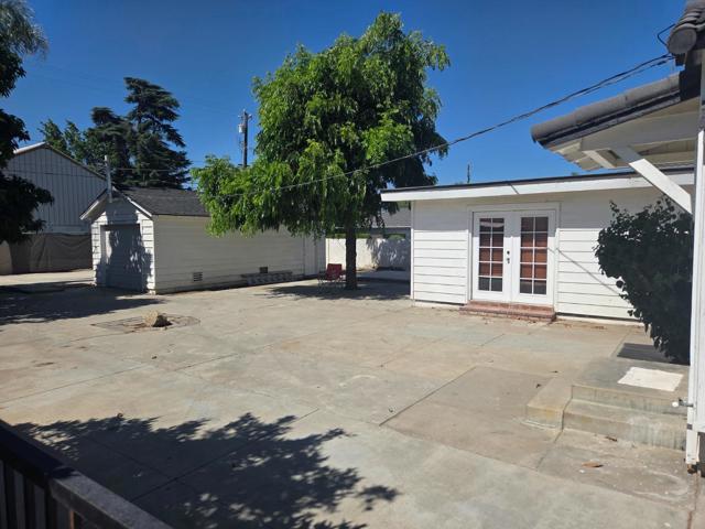 1506 W 5th Street Property Photo 2