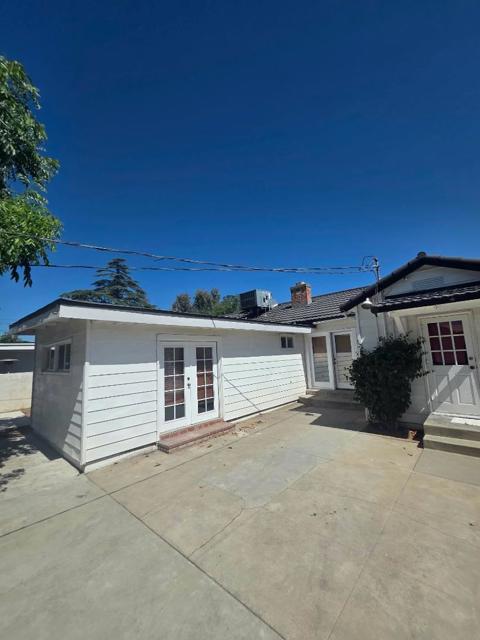 1506 W 5th Street Property Photo 3