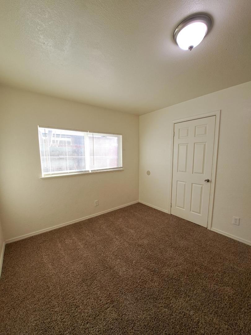 2221 S Poppy Avenue Property Photo 15