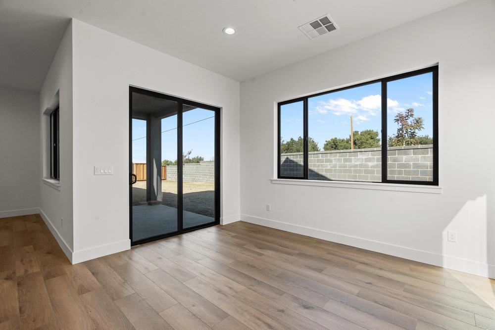 440 Maria Drive Property Photo 8