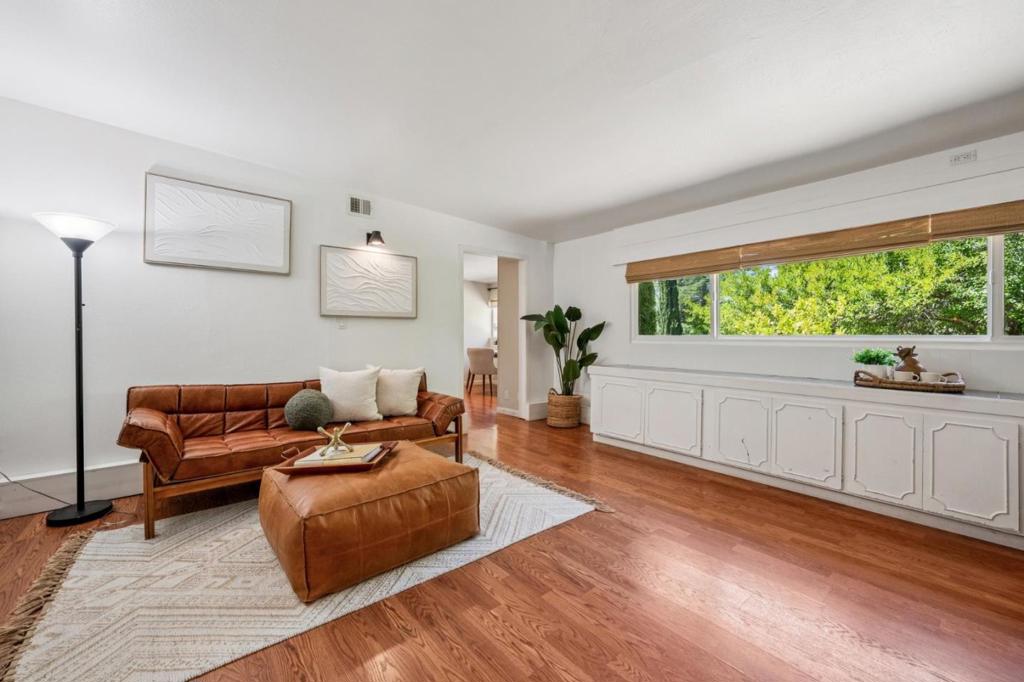 20210 Franklin Avenue Property Photo 17