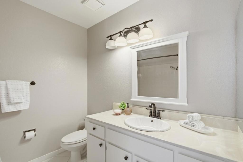 2421 Michele Jean Way Property Photo 27