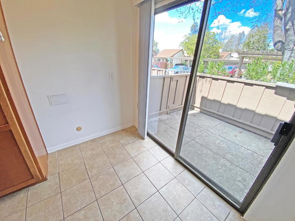 6032 Montgomery Property Photo 8