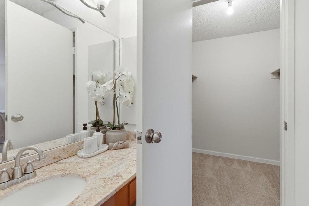815 N Humboldt Street 302 Property Photo 23