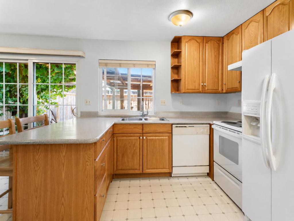 1920 Waterloo Court Property Photo 6