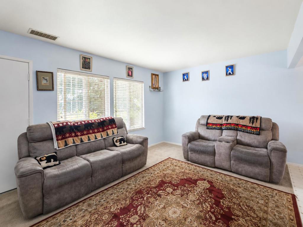 1920 Waterloo Court Property Photo 10
