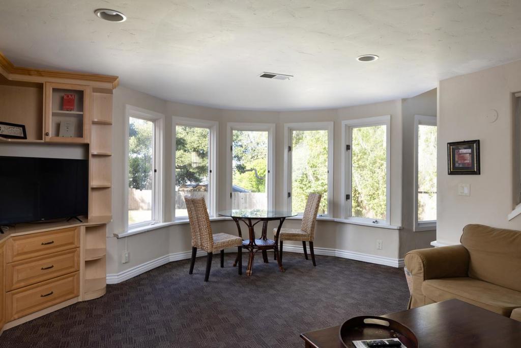 938 Lighthouse Avenue Property Photo 8