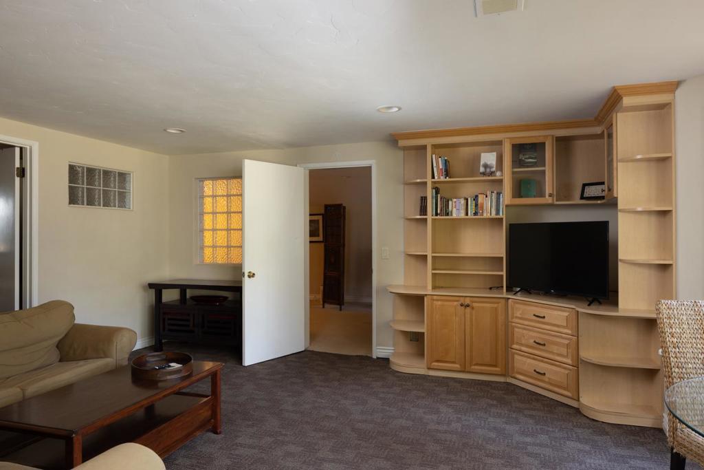 938 Lighthouse Avenue Property Photo 9