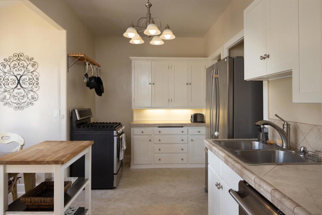 938 Lighthouse Avenue Property Photo 13