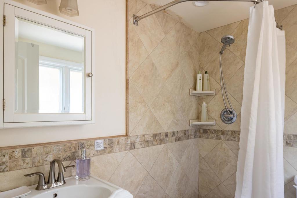 938 Lighthouse Avenue Property Photo 14