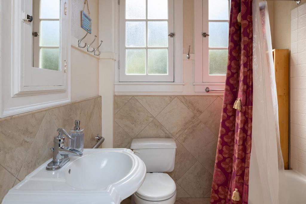 938 Lighthouse Avenue Property Photo 15