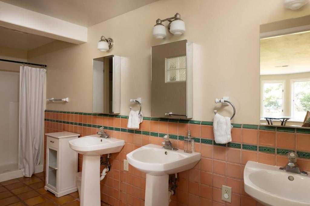 938 Lighthouse Avenue Property Photo 16