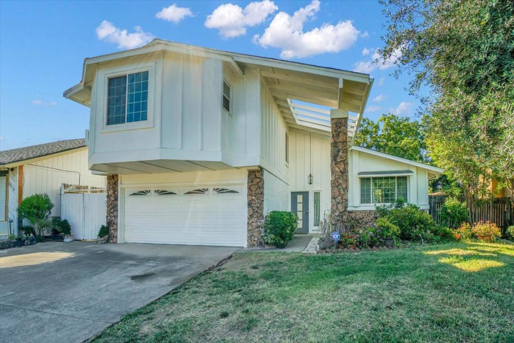 6308 Hillsdale Boulevard Property Photo 2