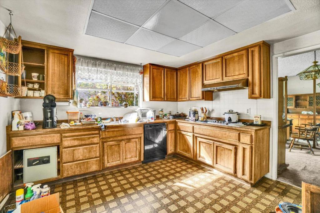 6308 Hillsdale Boulevard Property Photo 5