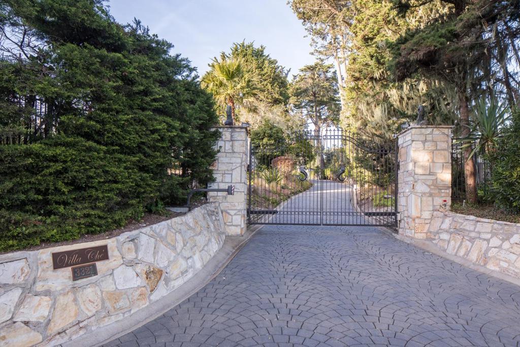 3321 17 Mile Drive Property Photo 3