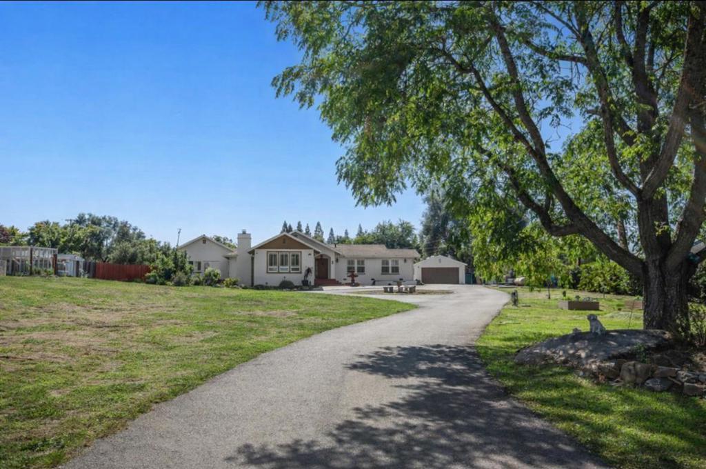 5852 Olive Ranch Road Property Photo 4