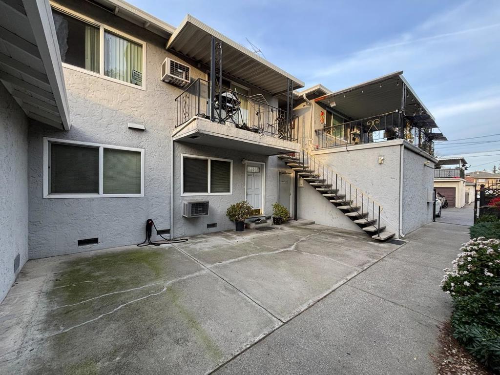 35 Lavonne Drive Property Photo 1