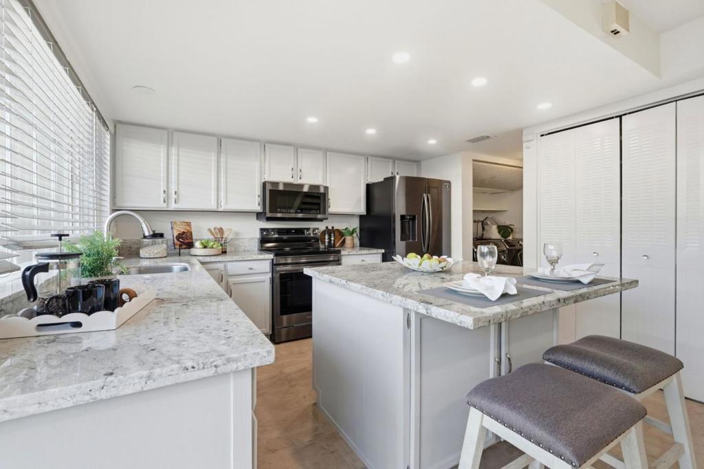 7062 Cypress Point Court Property Photo 8