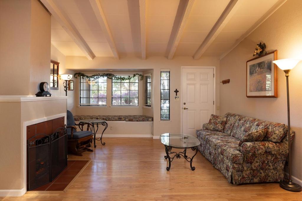 1103 Kenet Place Property Photo 5